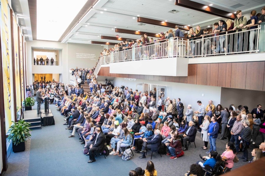 packs the lobby for Shinn Center dedication University